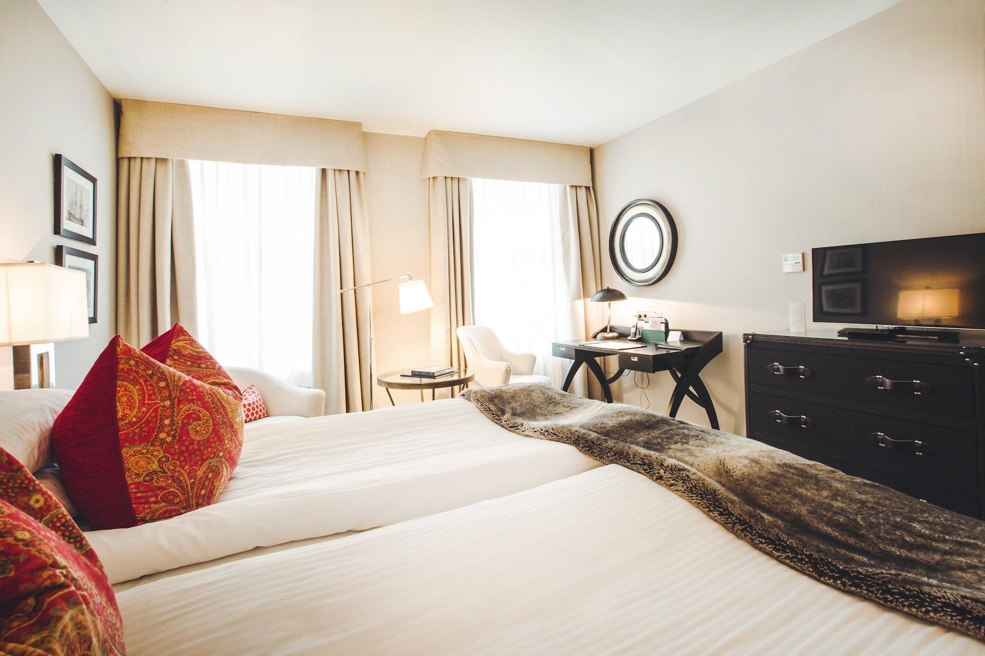 Grand Palace Hotel - Small Luxury Hotels Of The World Riga Exterior photo A room at the hotel