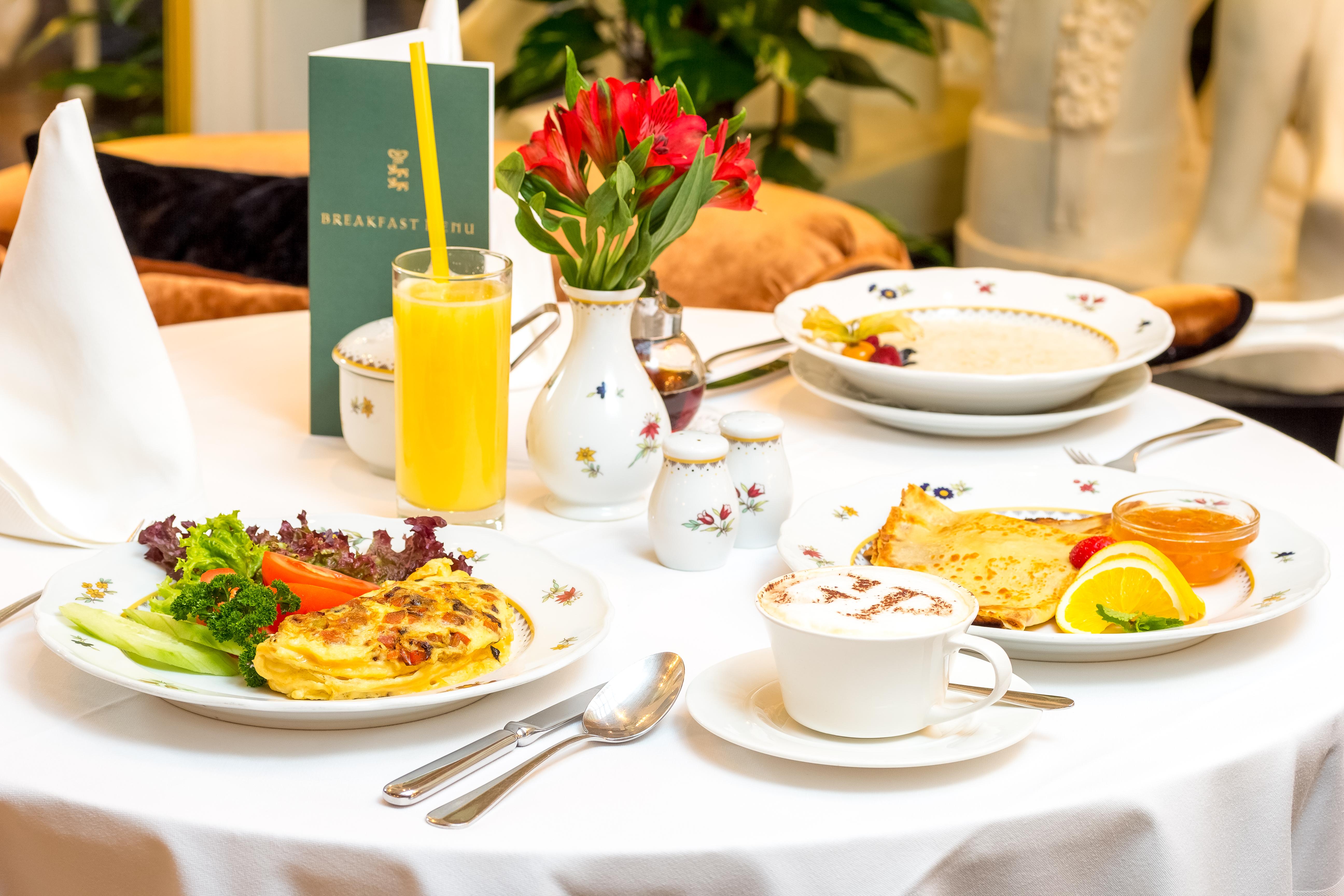 Grand Palace Hotel - Small Luxury Hotels Of The World Riga Exterior photo A breakfast table