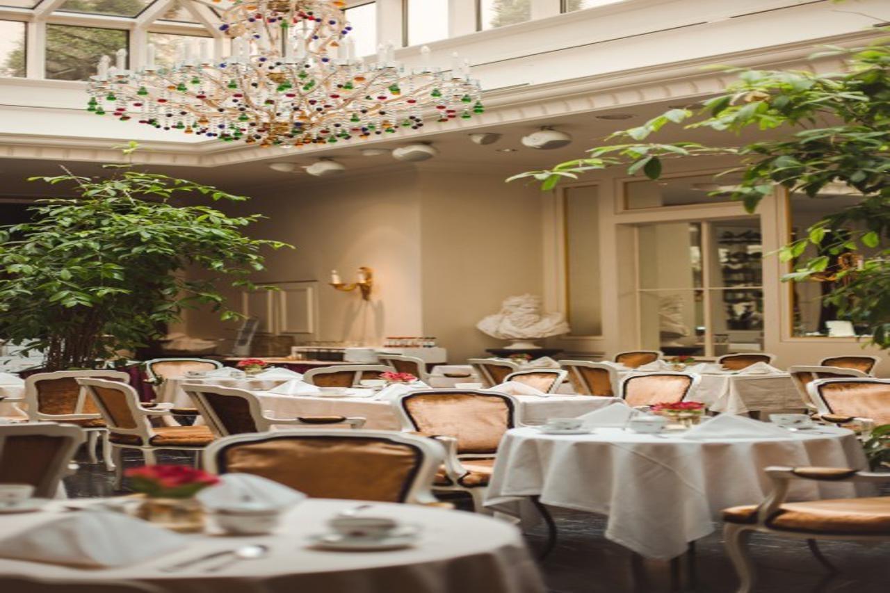 Grand Palace Hotel - Small Luxury Hotels Of The World Riga Exterior photo The restaurant's interior