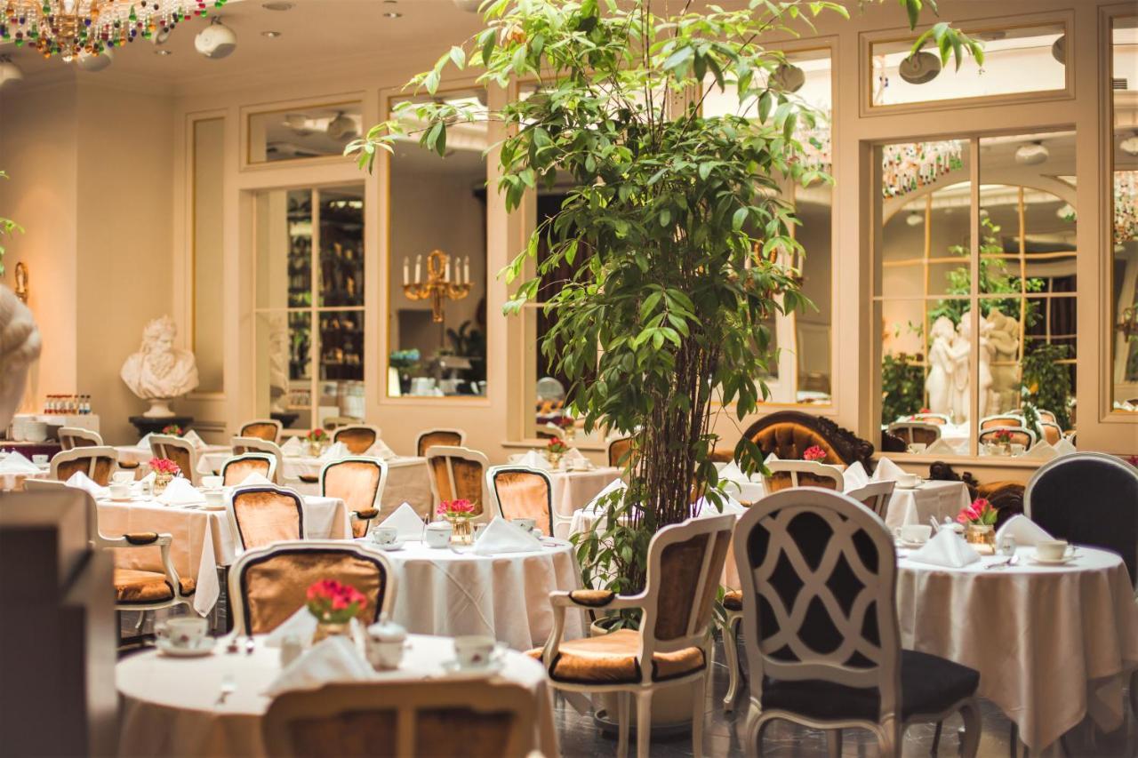 Grand Palace Hotel - Small Luxury Hotels Of The World Riga Exterior photo Restaurant